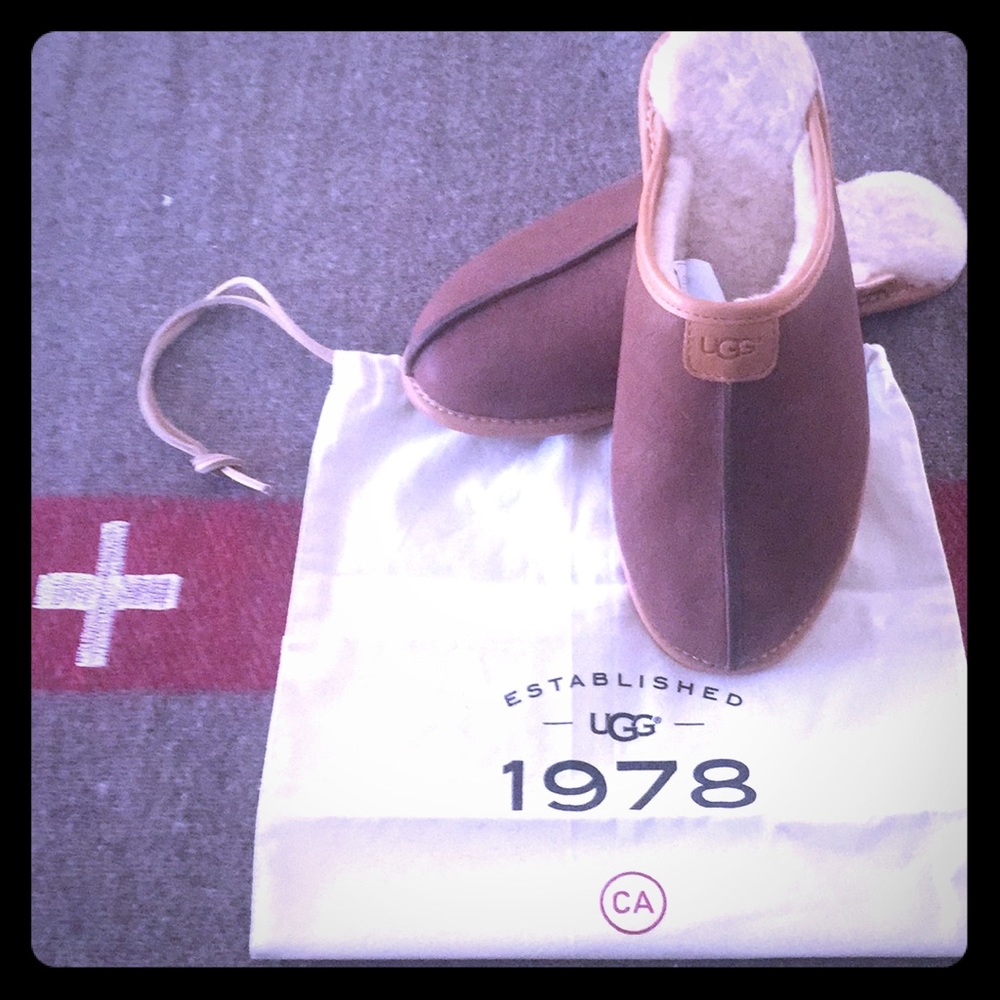 UGG unisex slippers